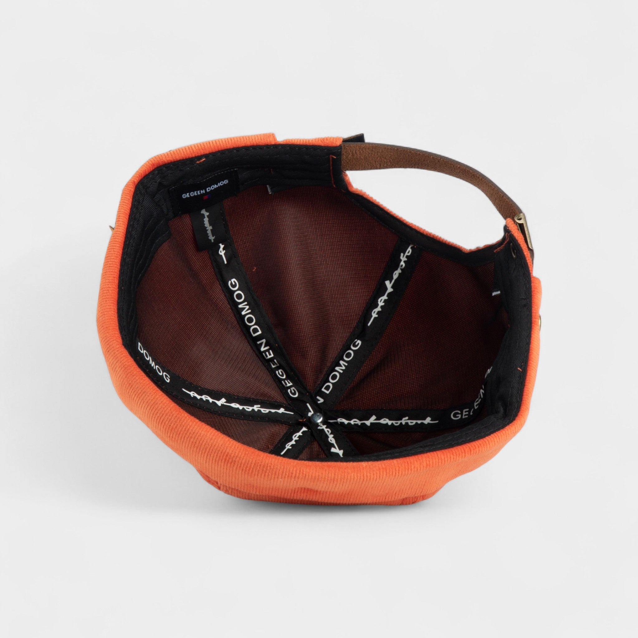 GEGEEN DOMOG  DOCKER HAT