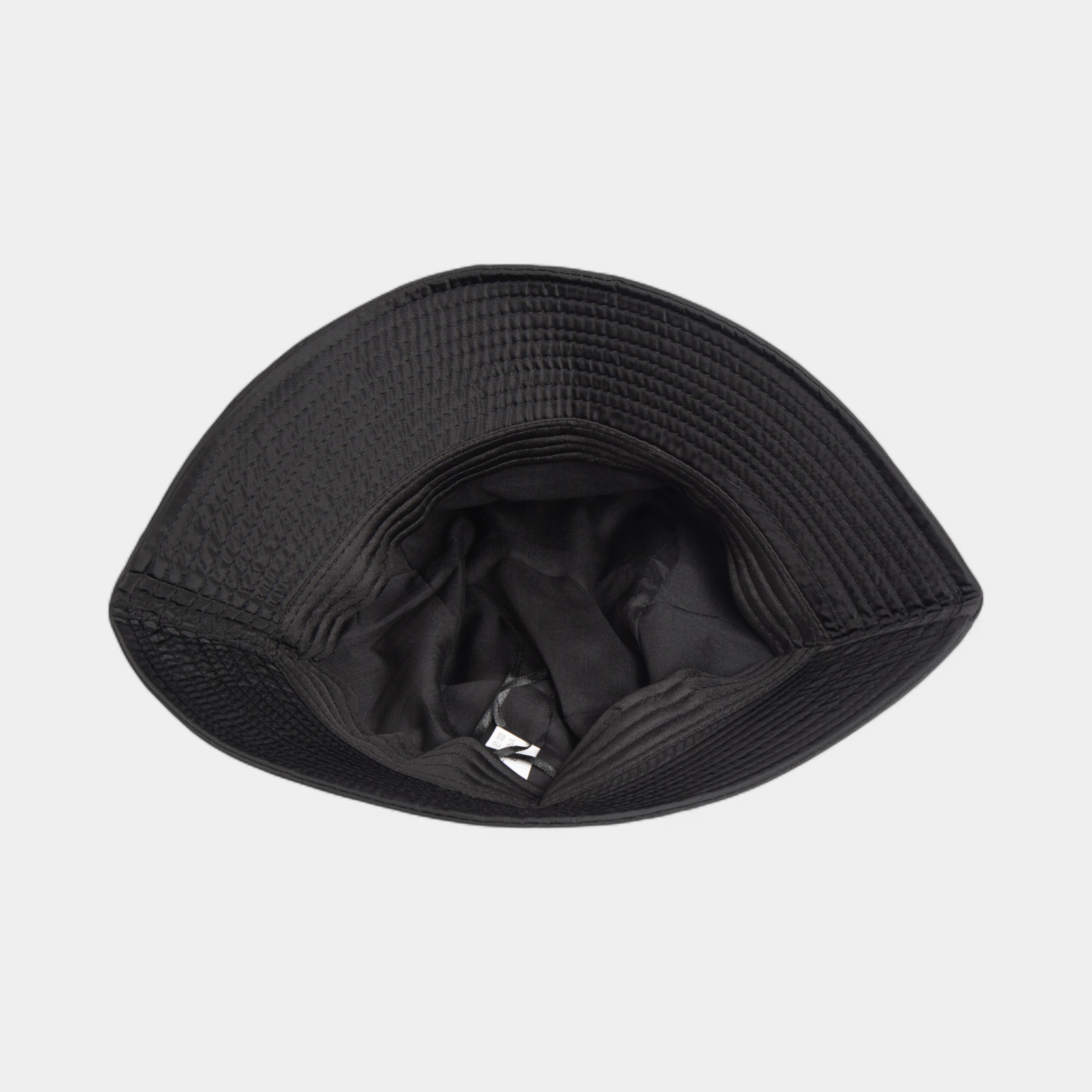 قبعة Balenciaga باكيت