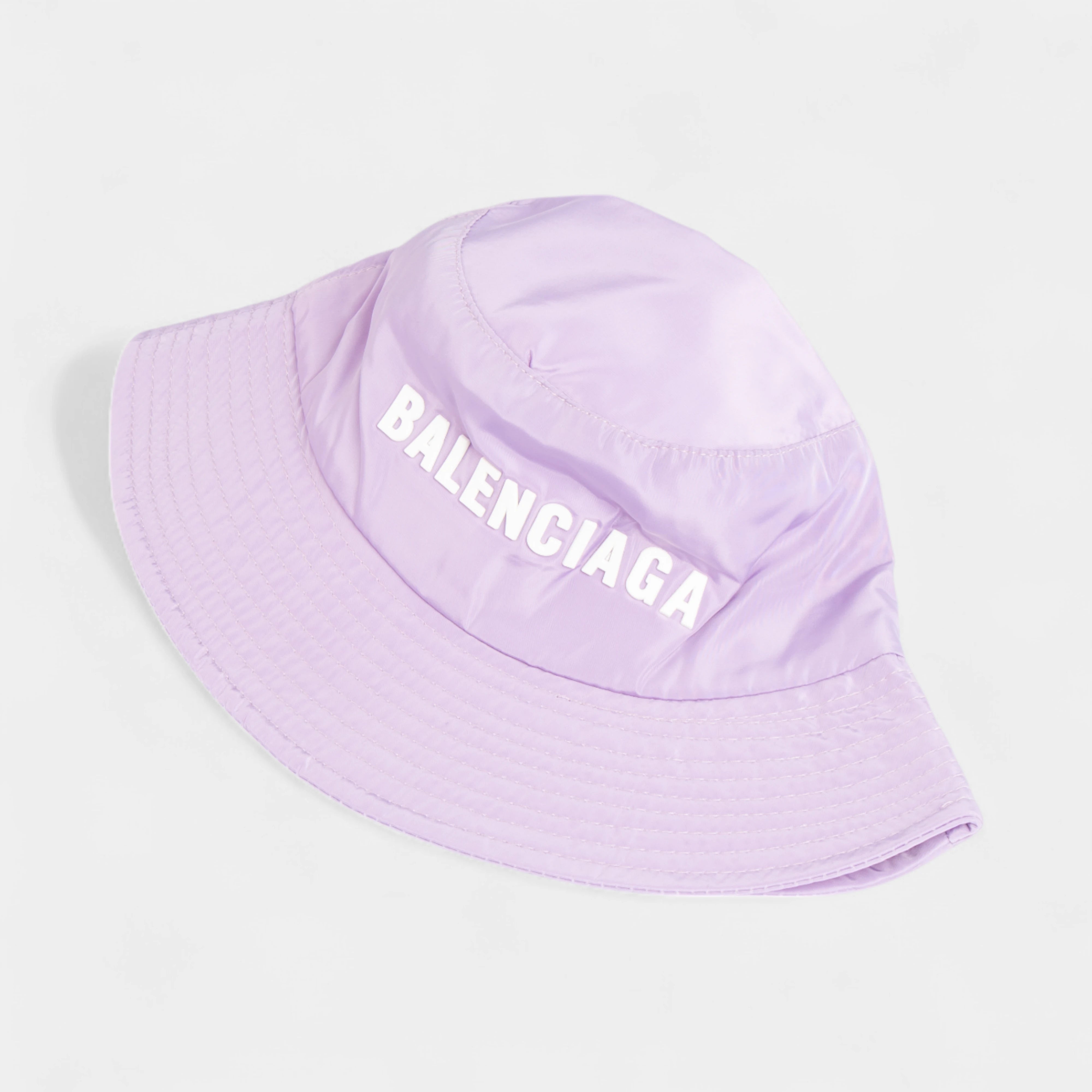 قبعة Balenciaga باكيت
