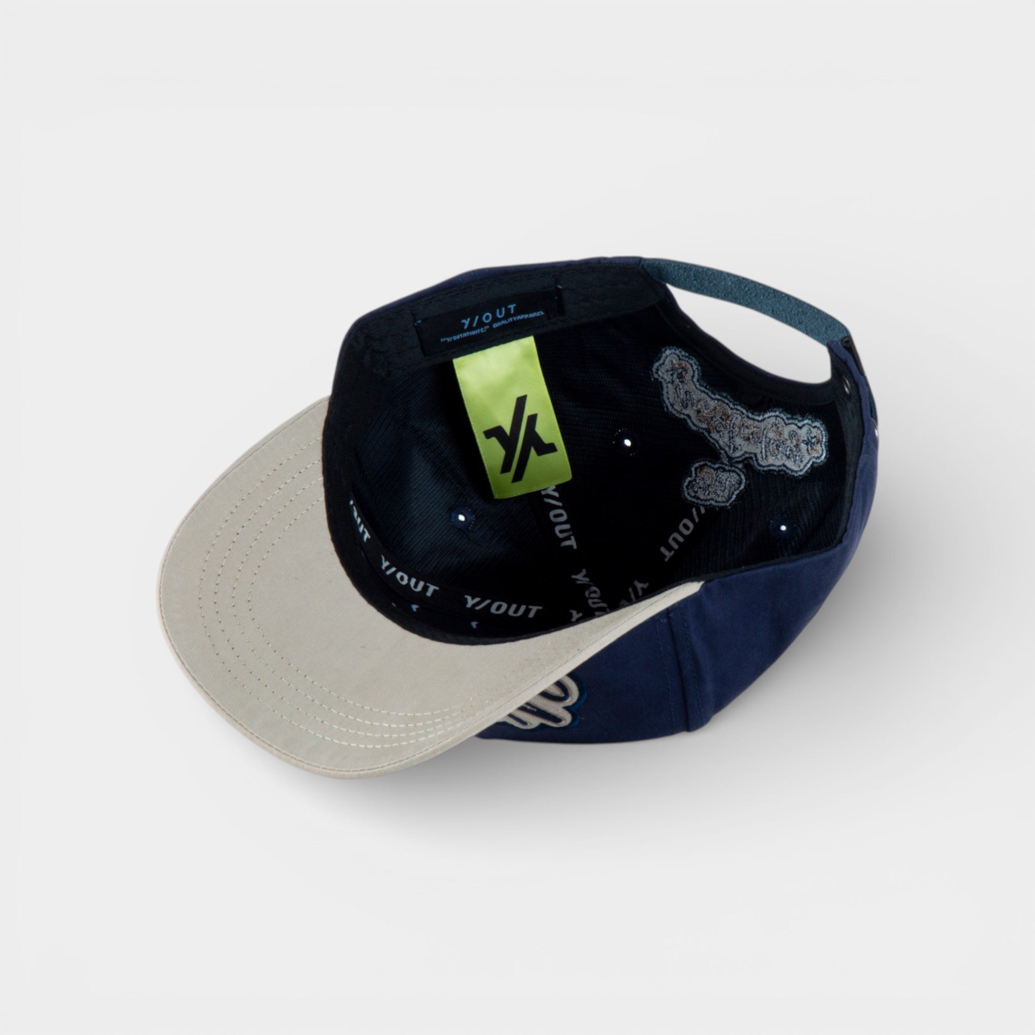 MOUT AT THE NOSTALGY MIRROR ORIGINAL